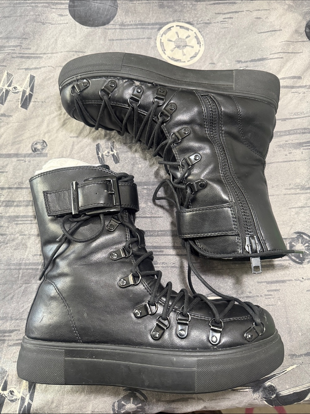 STRANGCVLT STRANGLER SNEAKER BOOTS SZ 8 *READ DESCRIPTION*
